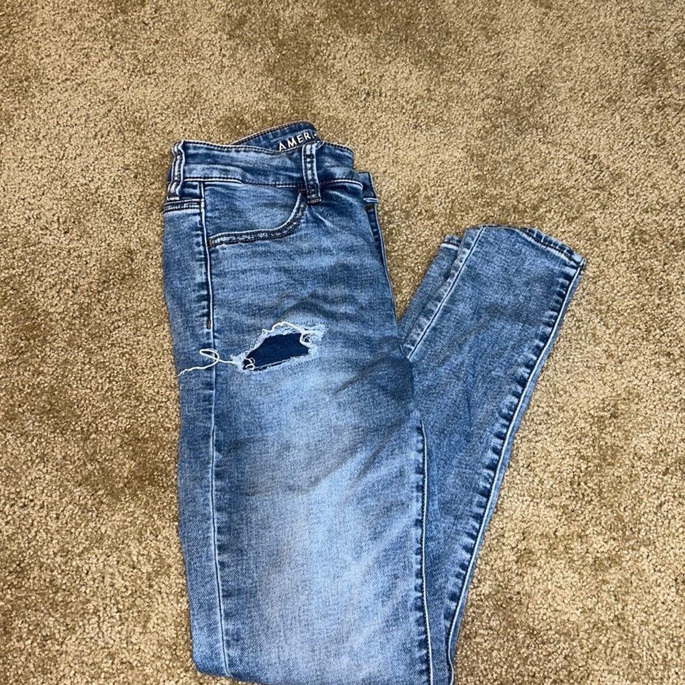 Distressed high rise jeggings